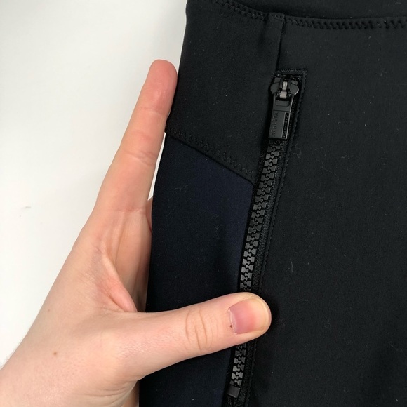 ATHLETA Stellar Tight Legging Black Navy Blue XS Zipper Pockets 77262 870815-05 - Picture 3 of 9